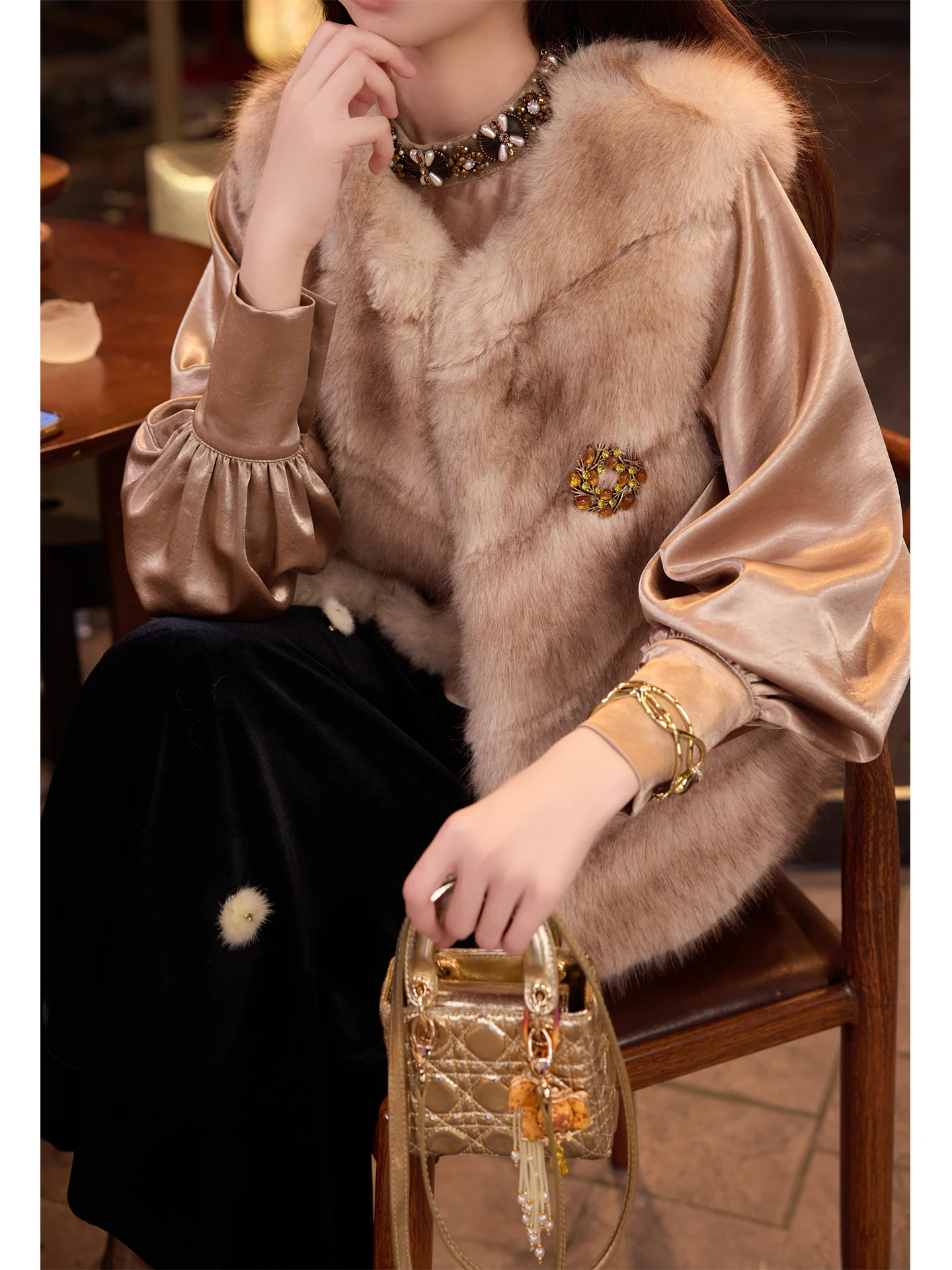 

TUNT Autumn Winter Furry Vest Fluffy Texture Not Puffy Golden Brown High-End Feeling Artistic Style Women's Outerwear Coat