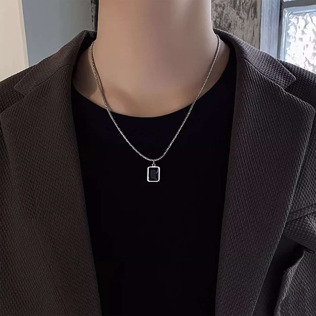Hip hip vintage stainless steel snake bone chain Black glass jewel pendant non-fading choker short collarbone chain necklace