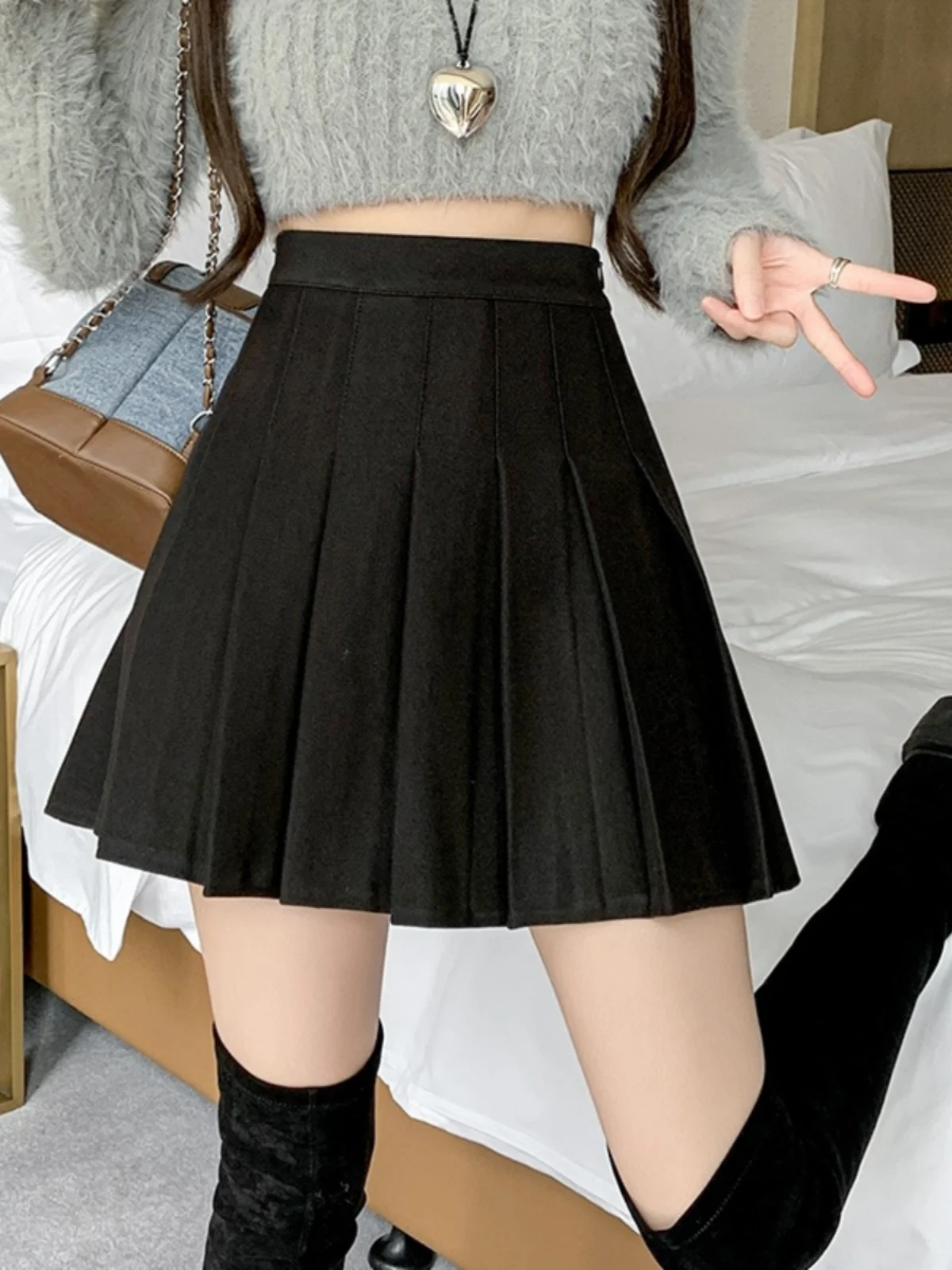 

Золотистая бархатная юбка А-силуэта с высокой талией для женщин, весна-осень-зима, новая модель, утягивающая, короткая юбка