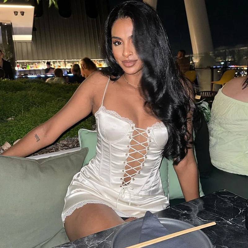 2025 Lente/Zomer Nieuwe Sexy Spaghetti Band Voor Vrouwen Mode Hot Koop Kant Tie Backless Taille-Knipperende Bodycon jurk