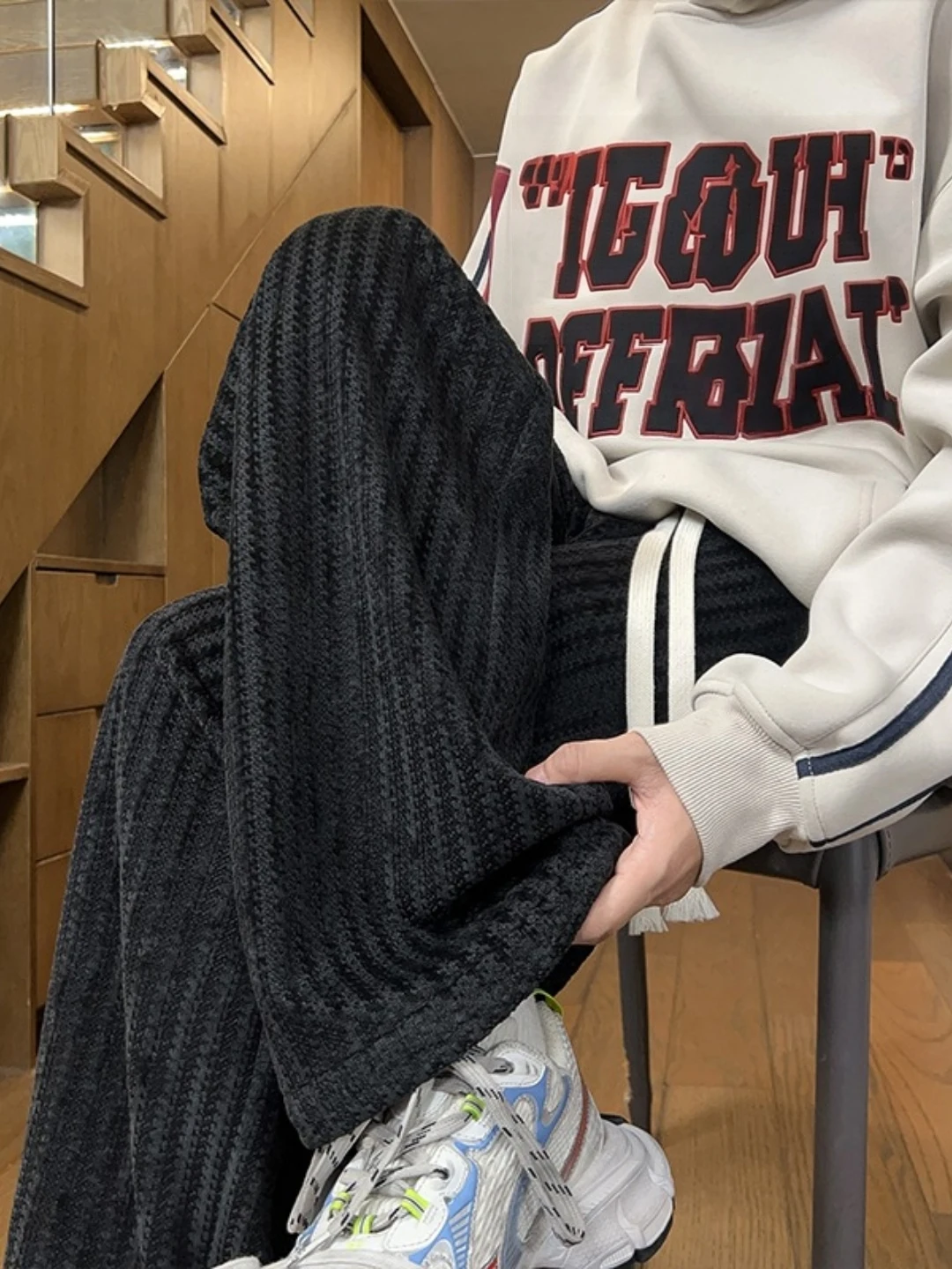 

Men's Casual Corduroy Wide Leg Pants Straight Cut Loose Fit Long Trousers Autumn High Waist Elastic Waisand ket Detail