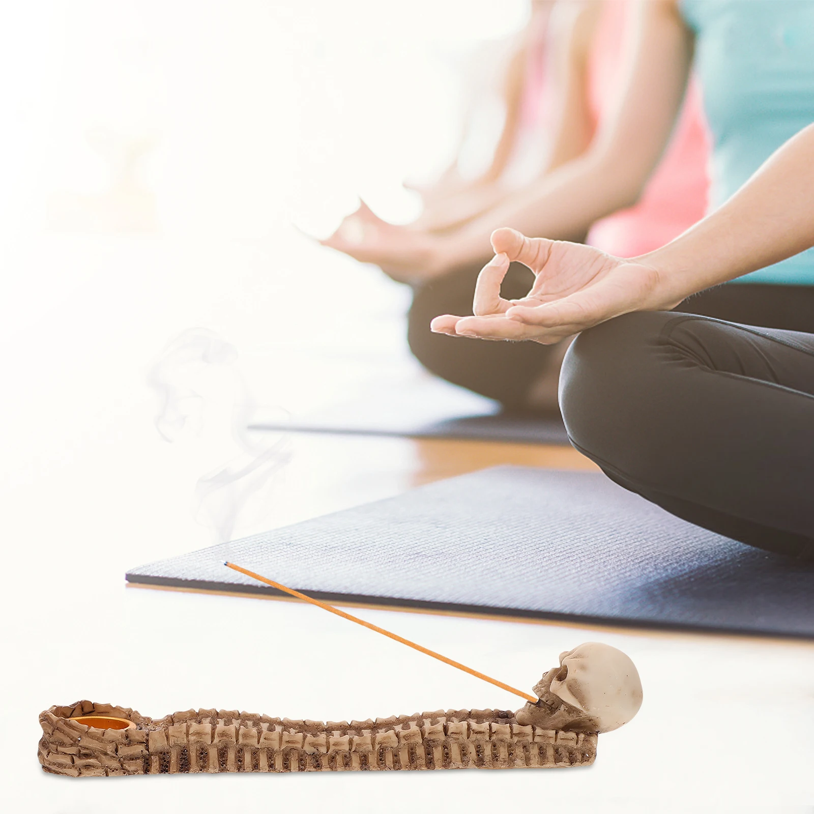 

1Pcs Halloween Skull Incense Stick Holder Khaki Creative Resin Incense Burner Aromatherapy Relaxation Decorative Home Decor