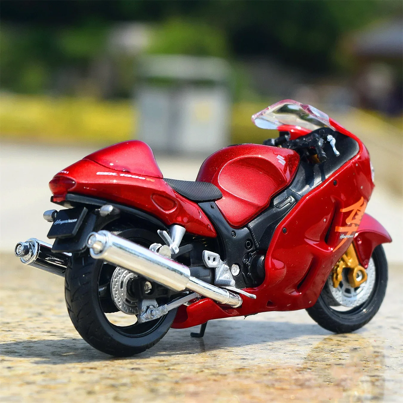 WELLY-Modelo De Motocicleta Diecasts Brinquedo De Metal, Suzuki Hayabusa GSX-1300R, Coleção De Motocicleta De Rua, Presente Infantil, 1:18