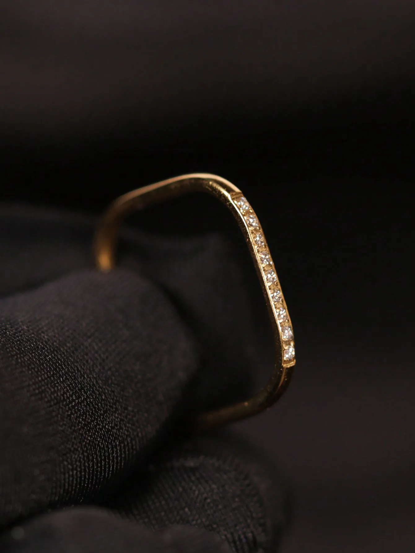 1 piece of stainless steel 18K gold-plated square ring with tiny rhinestones, ultra-thin finger ring, light luxury, versatile and fashionable, suitable for women's daily wear