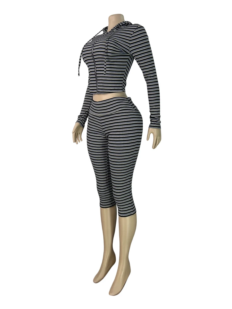 JENYAGE Gestreiftes Zweiteiler-Set für Damen, dehnbarer gerippter Hoodie mit Reißverschluss vorne, bauchfreies Top, hochtaillierte Biker-Shorts, figurbetonte Loungewear – Detail 4