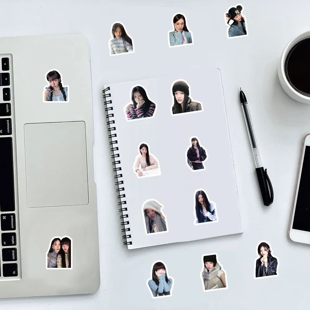 مجموعة ملصقات مجموعة البنات من إليت (100 ورقة) |   شارات Y2K Retro قابلة للإزالة لحافظات الهواتف ومجلات المزاج (متجر Anime Worlds)