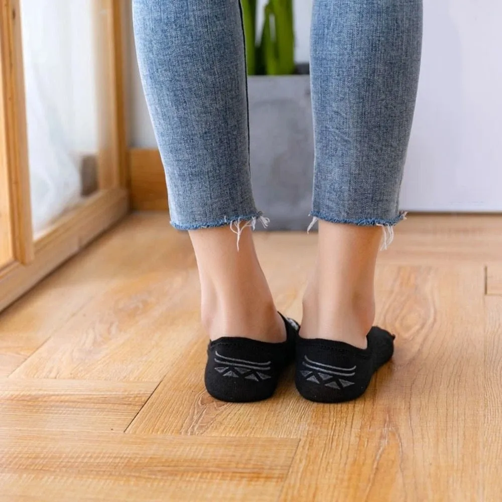 10Pairs لطيف الكرتون رقيقة قارب الجوارب التطريز الحيوان الحلو الجوارب القصيرة الجوارب عدم الانزلاق المطاط غير مرئية الكاحل الجوارب الصيف