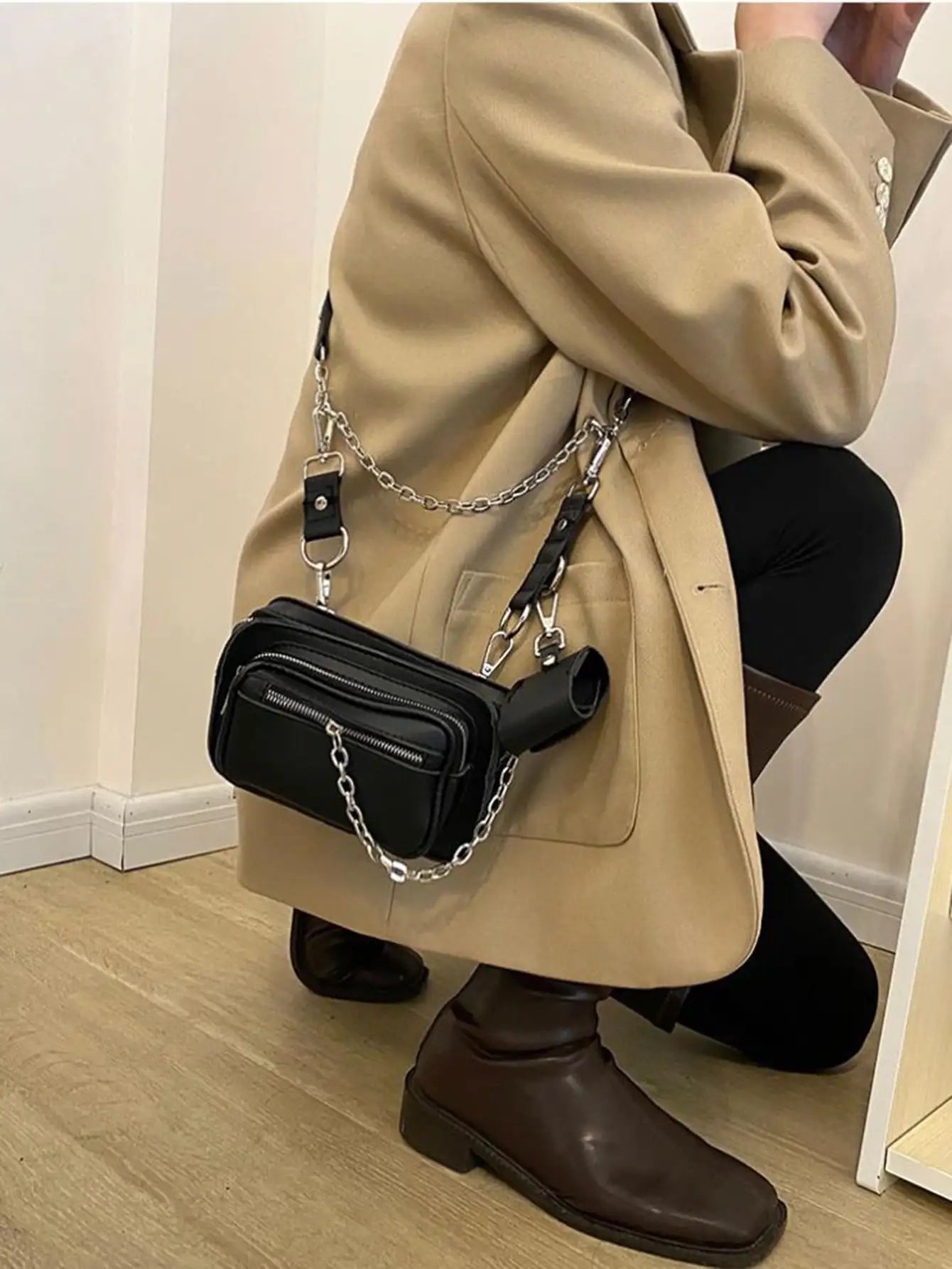 

Waterproof,Lightweight,Business Casual Mini Chain Decor Square Bag With Coin Purse For Teen Girls Women College Students,Rookies & White-collar Workers Perfect for Office,College,Work ,Business,Commute,Outdoors, Travel, Outings