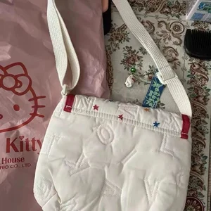 Kadınlar için omuzdan askili çanta Sanrio Hello Kitty, örgü, anime, kawaii, tote çanta, kızlar için çok yönlü ve en iyi kadından stoka makyaj görünümleri ve Y2K En çok satılan 12 el çantası hello kitty-no. 2