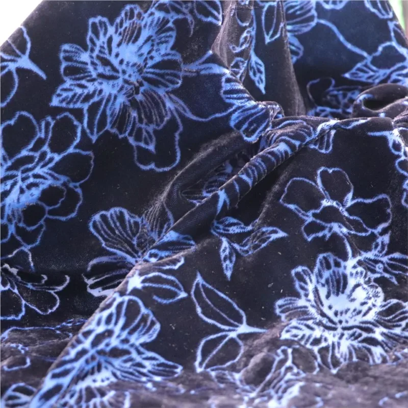 Abito da camicia da notte in tessuto bordeaux e bruciato stampato in viscosa con broccato di velluto intrecciato cheongsam