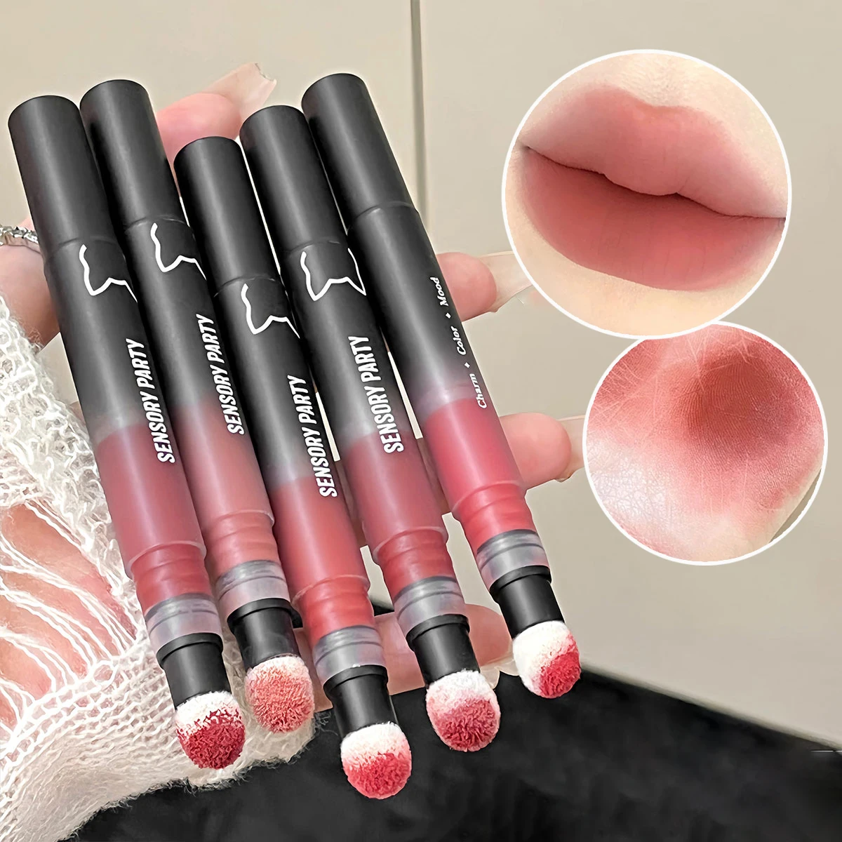 Lucidalabbra opaco in velluto, illumina a lunga durata, tazza antiaderente, fango per labbra dai toni rossastro per l'autunno e l'inverno, design con pennello in peluche