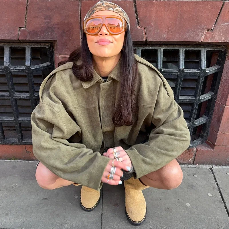 

Elegant Green Suede Jacket Women Long Puff Sleeve Lapel Zipper Loose Jackets 2025 Spring Autumn Street Pleated Short Outwear