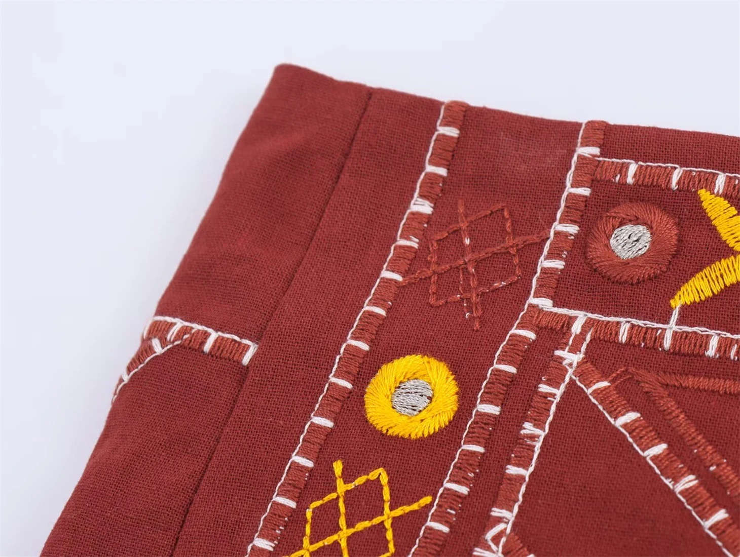 レディースファッション Vネック 刺繍入りパンツスーツ ショート丈 カジュアル ベストトップとショートパンツセット レディース服の新トレンド