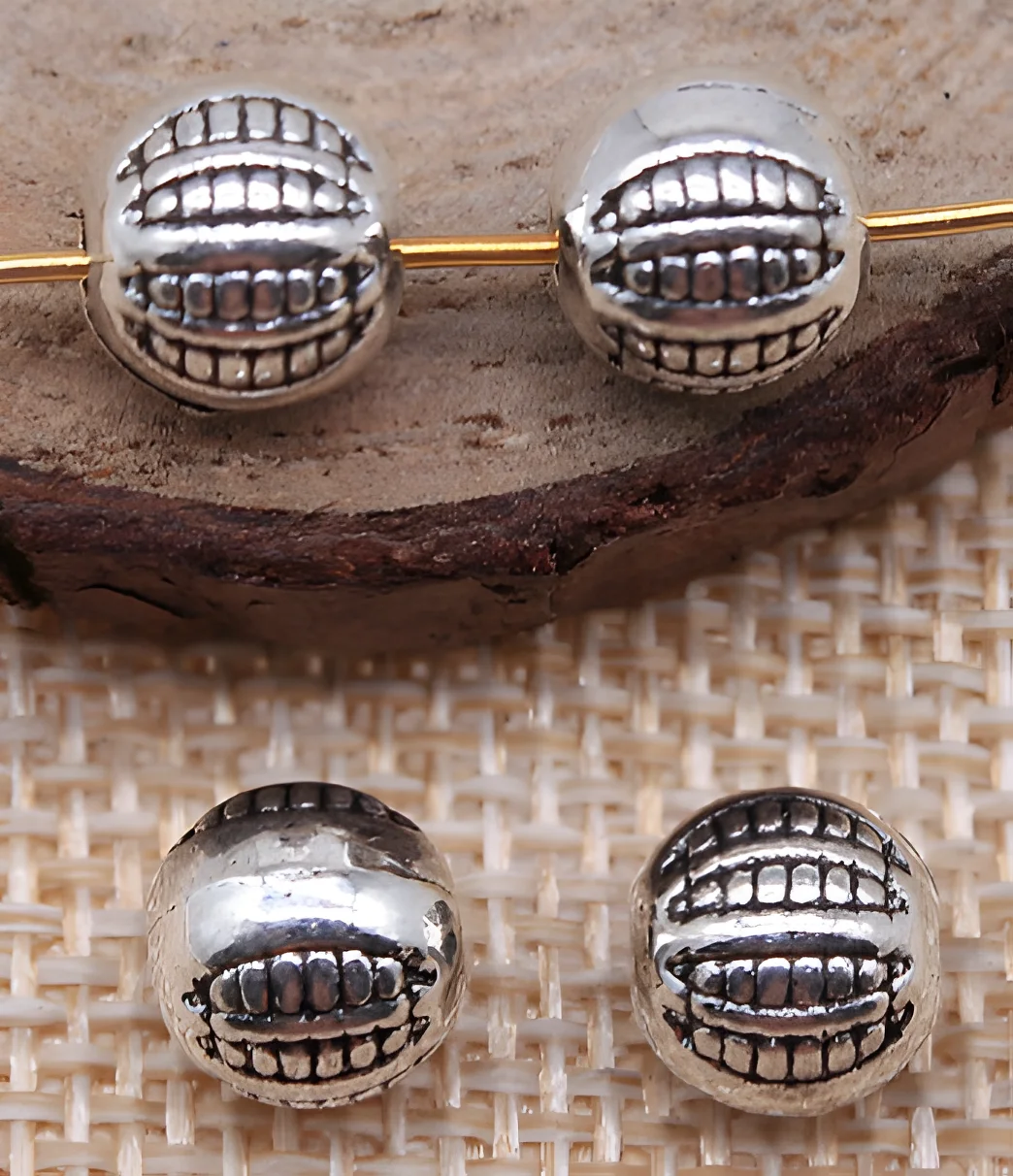 

20pcs 8*8*8mm Alloy matel tibetan silver round vintage spacer beads HW2521