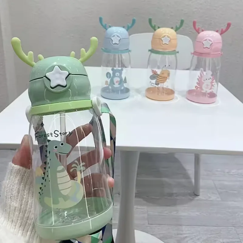 600 مللي زجاجة ماء للأطفال صافي الأحمر البلاستيك قرن الوعل القش زجاجة ماء عالية المظهر مستوى سعة كبيرة زجاجة ماء غلاية