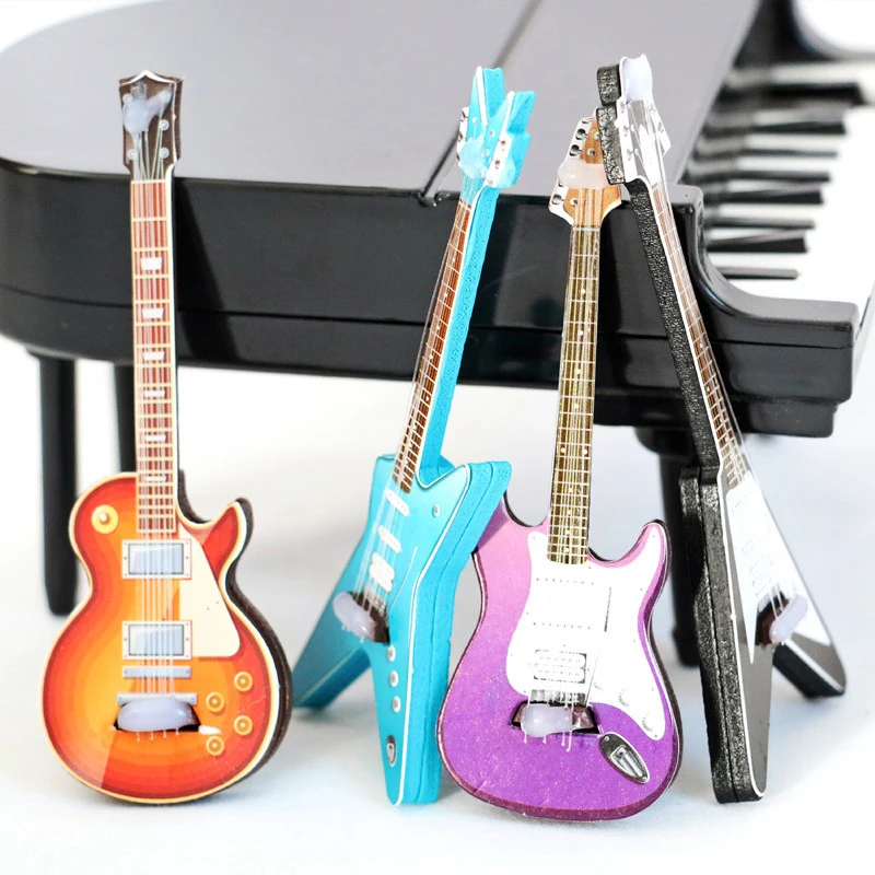 1Pcs Dollhouse Miniature Guitar Musical Instrument Model For Dolls House Decor Kids Pretend Play Toys Gift