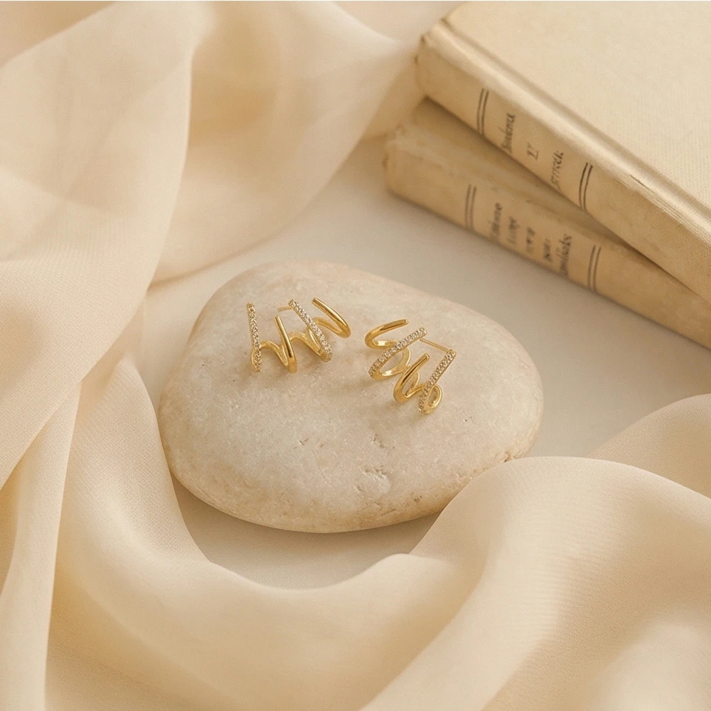 Zierliche Knorpel-Ohrringe mit Mikro-Zirkonia-Besatz, exquisite Piercing-Ohrringe für Damen, Ohrclip im koreanischen Stil, silberfarbener Schmuck, Großhandel. – Detail 3