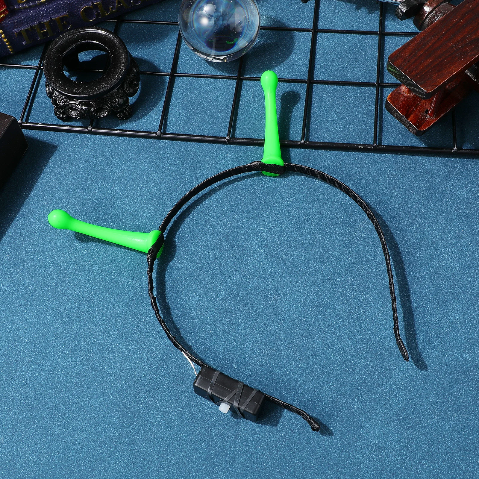 

Glowing Headband for Halloween Costume Women Party Cosplay Accessory Photo Booth Prop Fun Hair Band Dress Up Game Night