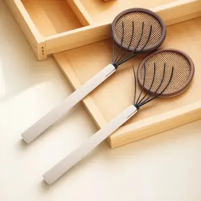 

2pcs Home Rake Wood Handle Clam Digging Iron Shell Claw Portable Garden Hand Rake 5 Tine Claw Style Shell Digging Beach