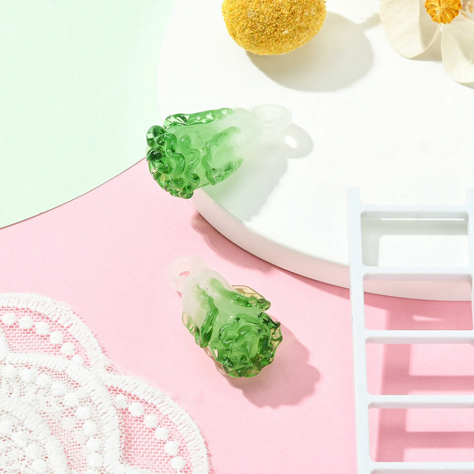 10pcs Lime Green Cabbage Glass Charms Handmade Lampwork Pendant for Necklace Earrings DIY Jewelry Making 34.5~37x18~19x17~18.2mm