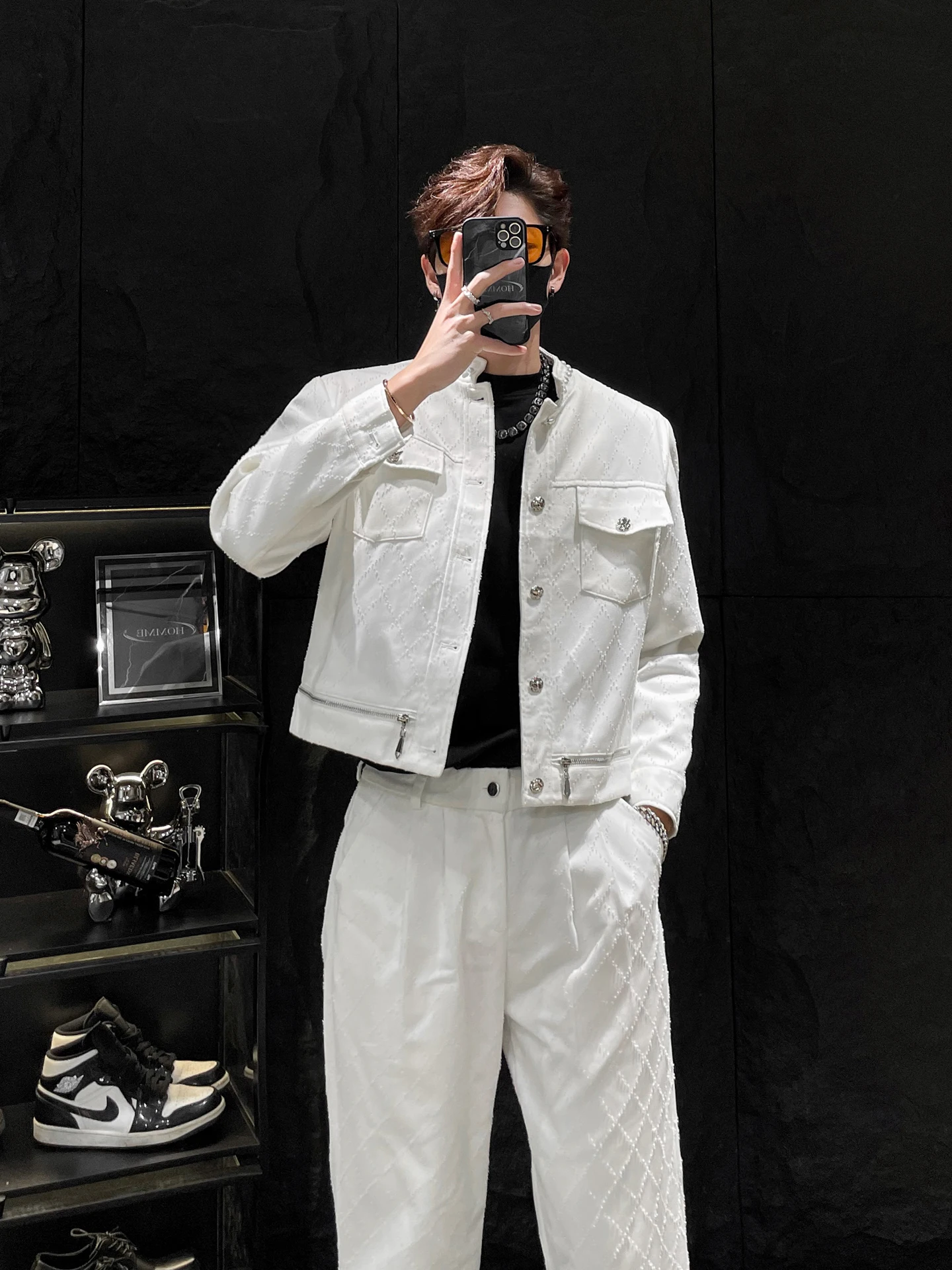 

Модный джинсовый комплект с жемчужными деталями (куртка и брюки) для мужчин, повседневная одежда, осенняя коллекция, китайский бренд