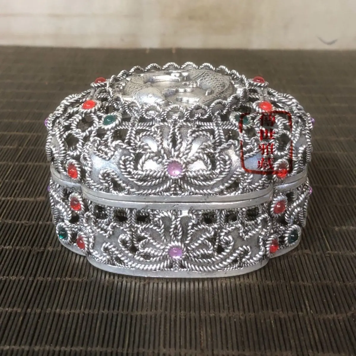 Exquisite Four Leaf Clover Collection Box with hollowed out enamel color inlaid gemstone box, ink cartridge jewelry box