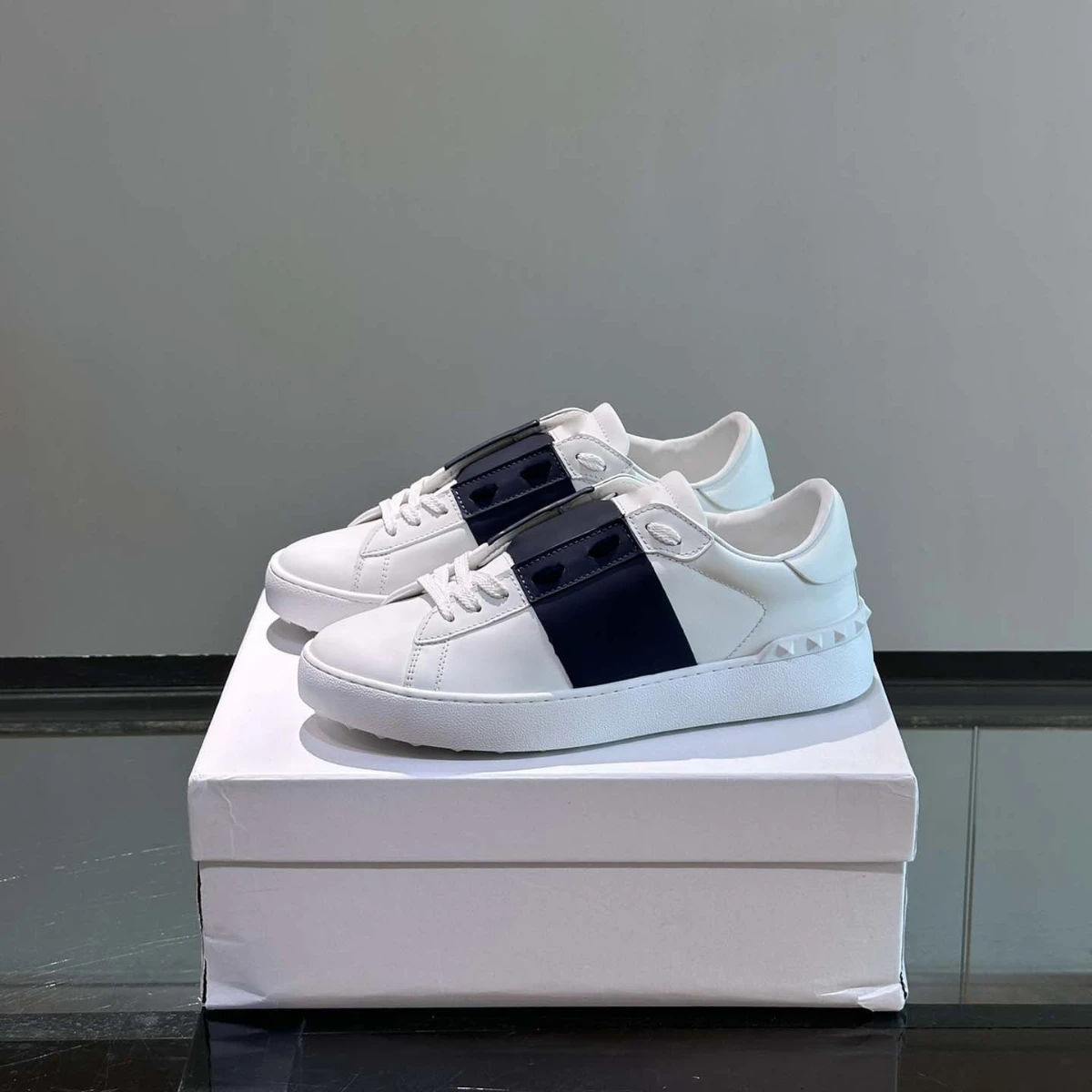 

Мужские кожаные белые кроссовки класса люкс, дизайнерские массивные повседневные скейтерские туфли на платформе, модные универсальные кеды для пар, для ежедневных поездок