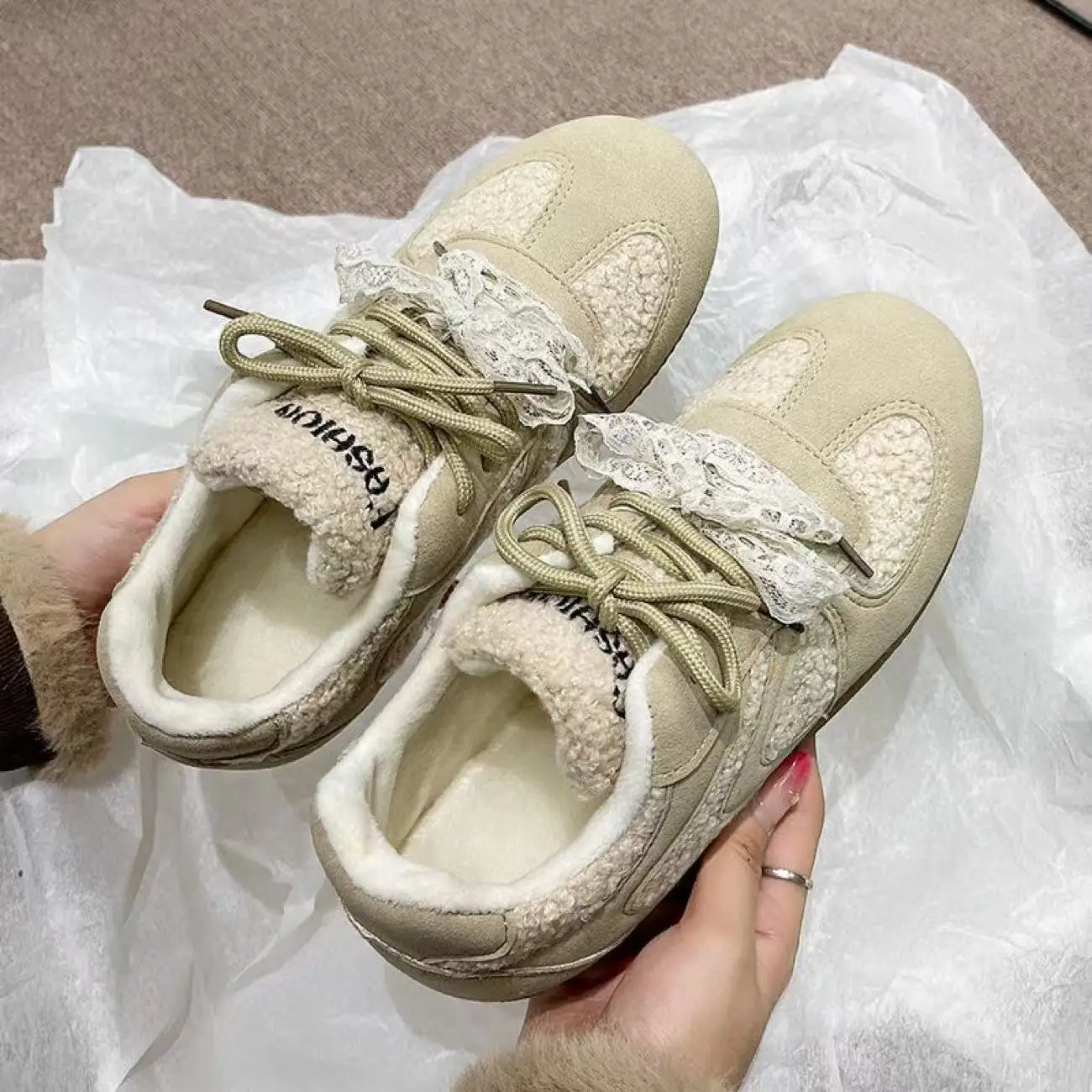 

2025 Autumn Winter Women Lace-up Flat Shoes Women's Lace Plush Warm Cotton Shoes Fashion Retro Female Comfortable Casual Shoes