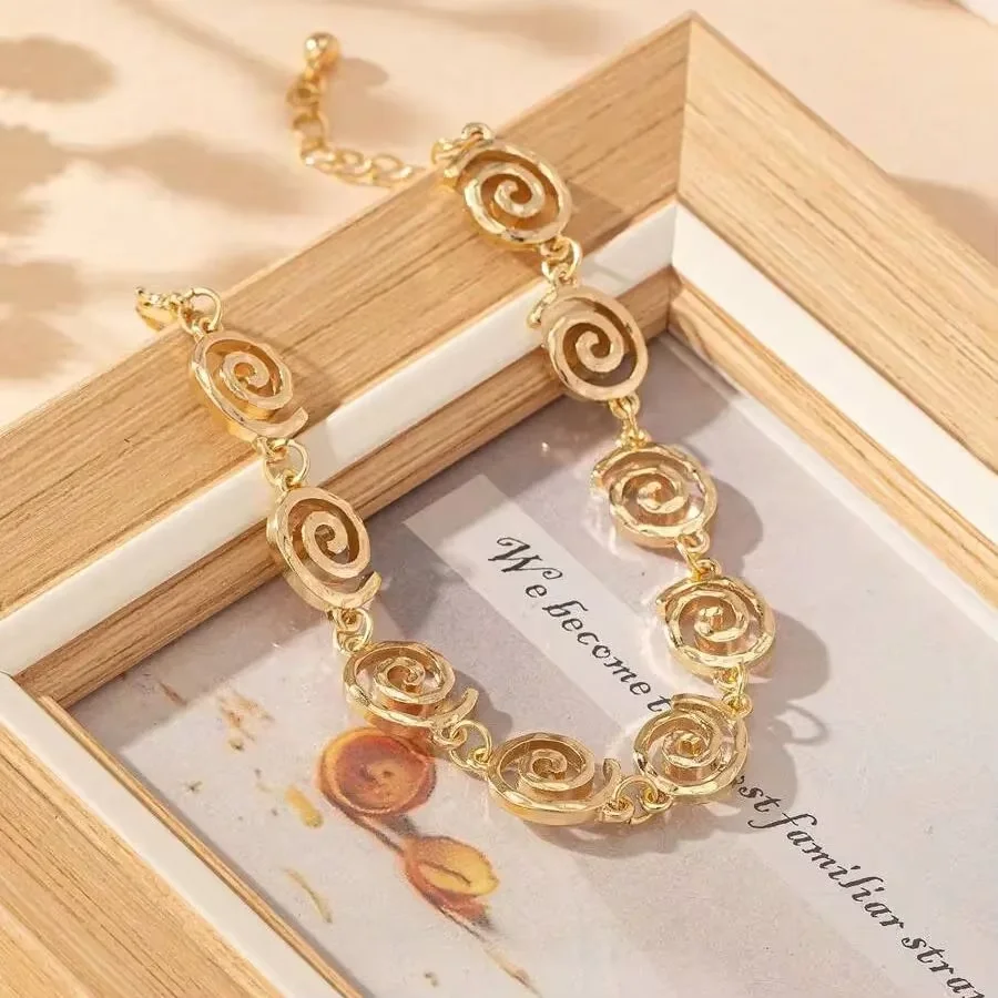 Punkstyle Spiral Charm Bracelet For Women Fashion Shape Gold Black Color Chian Bracelet Elegant Temperament Party Jewelry