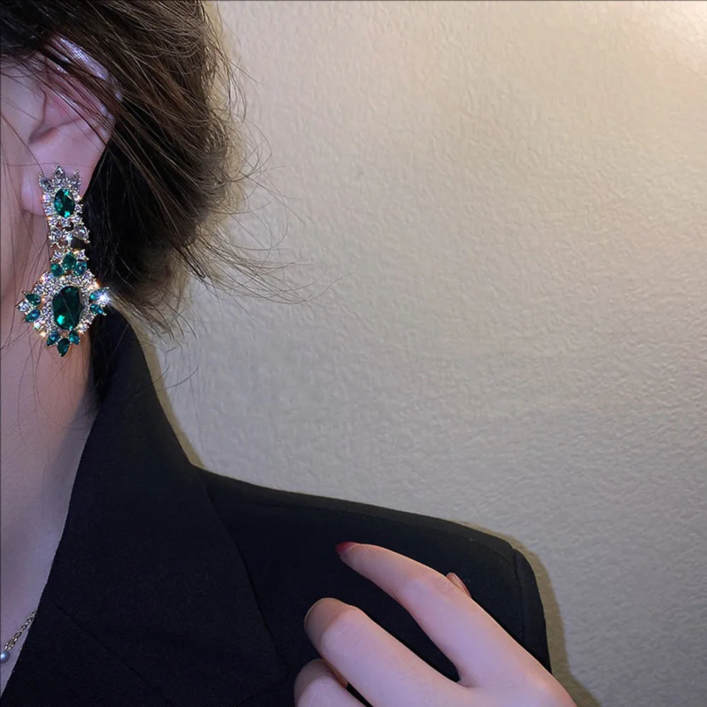 

Silvery Needle Crystal-encrusted Emerald Design Earrings Fashionable And Light Luxury Jewelry For Women