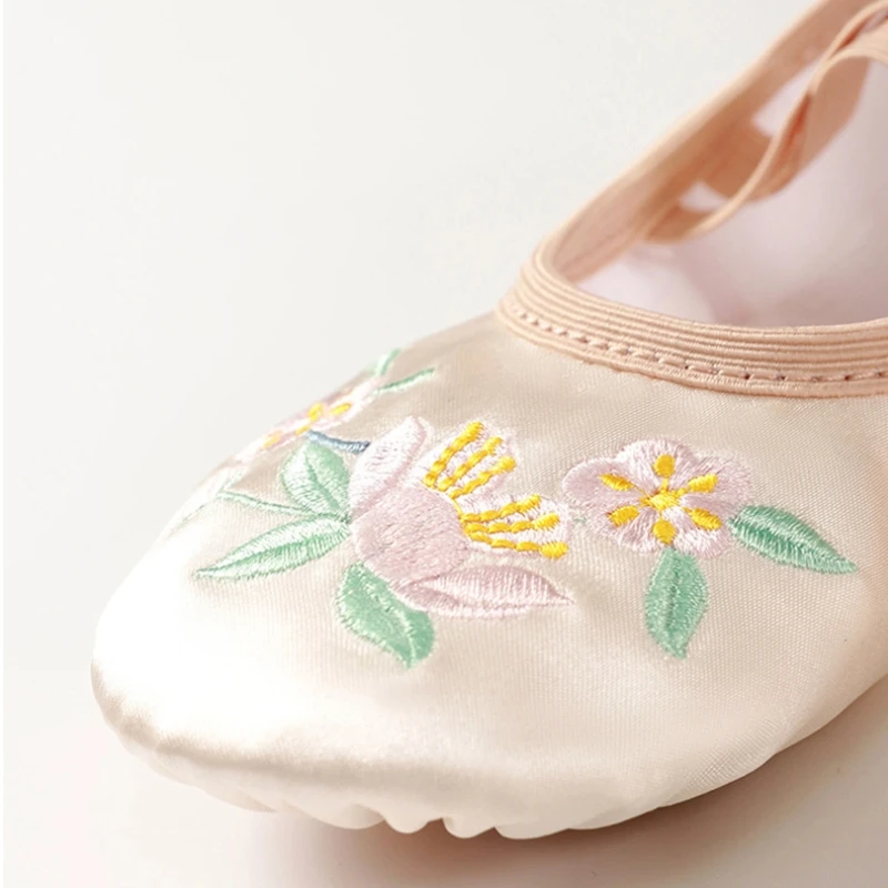 Classical Dance Ballet Shoes, Girls' Satin Practice Slippers, Split Soft Leather Flat Bottom Yoga Gymnastics Embroidery Hanfu
