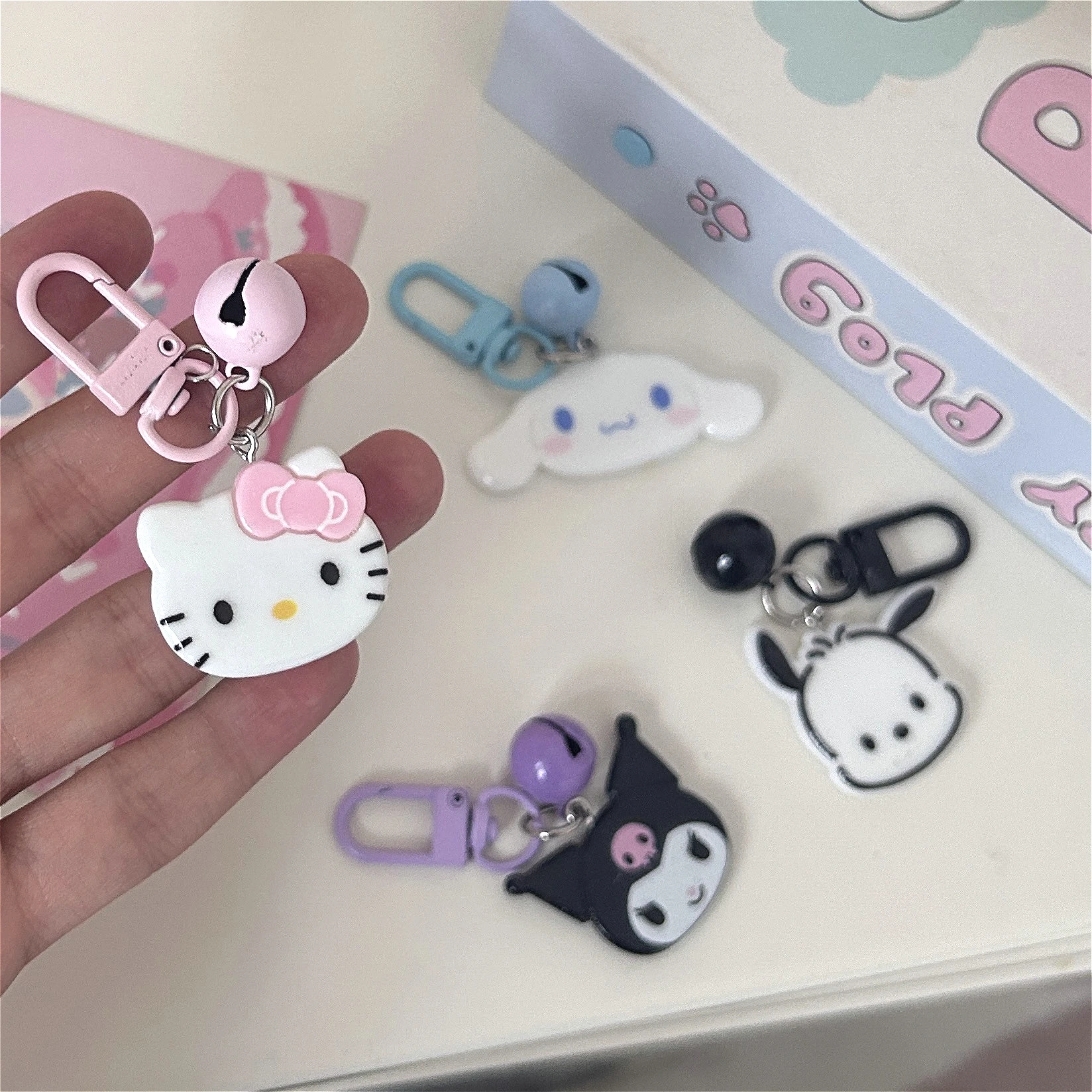 

Catone Hello Kitty Bell Keychain Cute Sweet Cinnamoroll Student's Bag Pendant for Lovers Girlfriends Gift Children's Toys