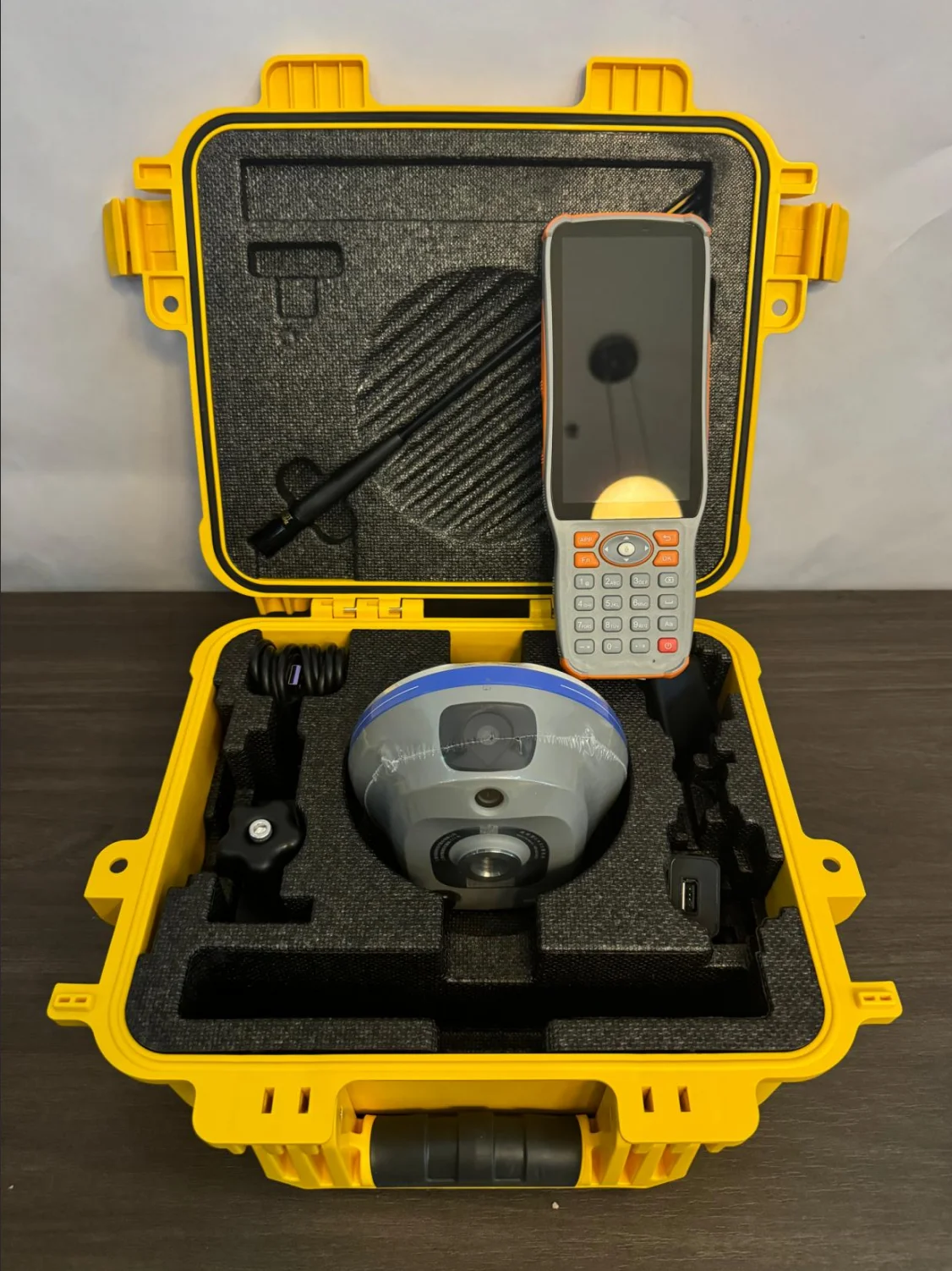 CHC I89/X15 GPS IMU-RTK With 1408 Channels And Dual Camera For AR Stakeout GNSS Receiver