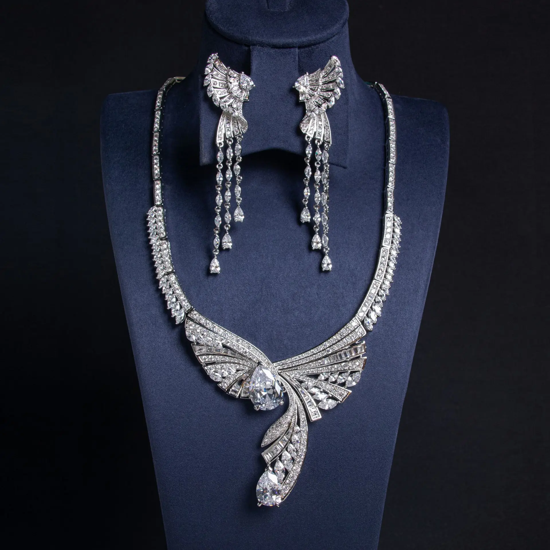 New Design Stunning Luxury Women Suit sliver color stereo Necklace Earrings Dress Decorative Jewelry Nigeria Wedding Gift M-912