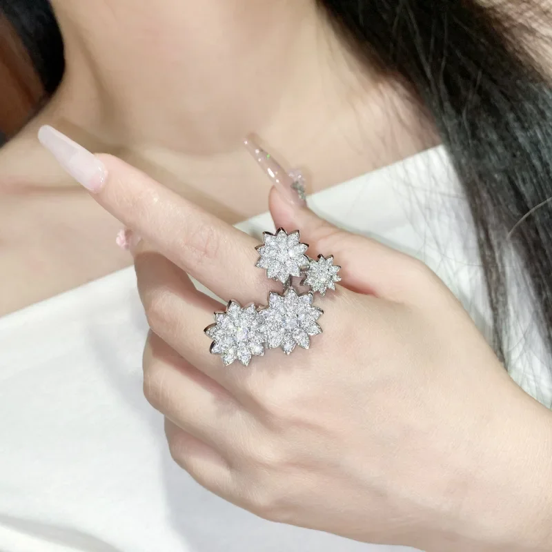 

MDL Moissanite Style.Exaggerated Temperament Niche Petal Ring Ins Opening Premium Design Full Of Diamonds