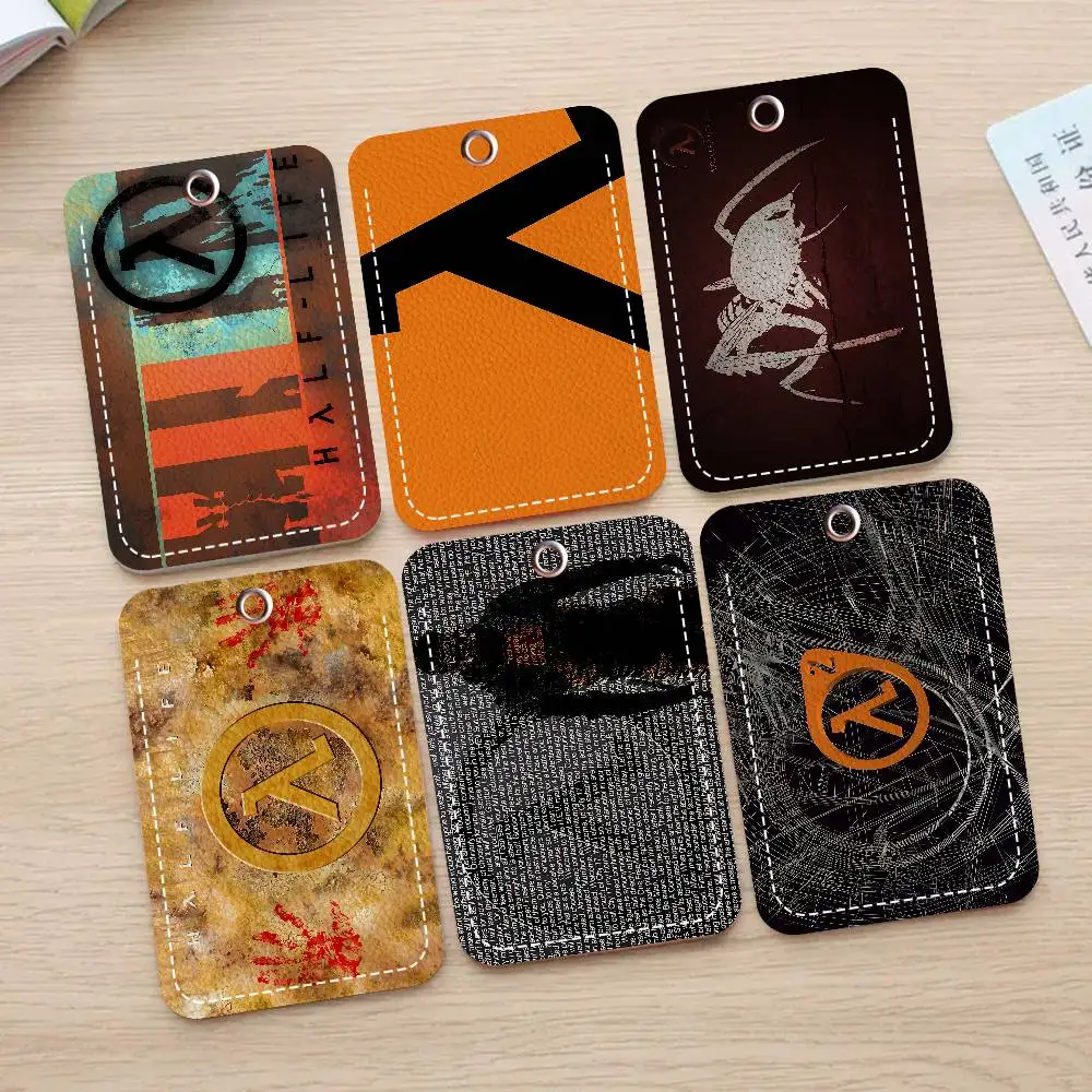 سلسلة مفاتيح نصف الحياة للعبة مع حامل بطاقة الوصول، وحافظة واقية لبطاقة الهوية وبطاقة الحافلة وبطاقة البنك للأمان