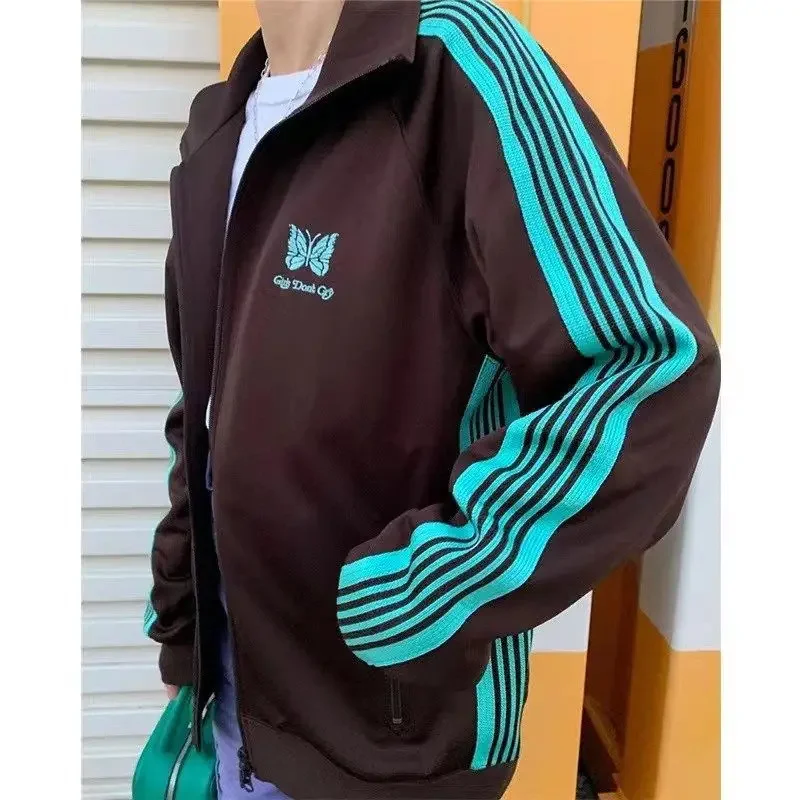 Chaquetas deportivas estilo universitario con cinta Vintage japonesa con bordado de mariposa marrón para hombre y mujer