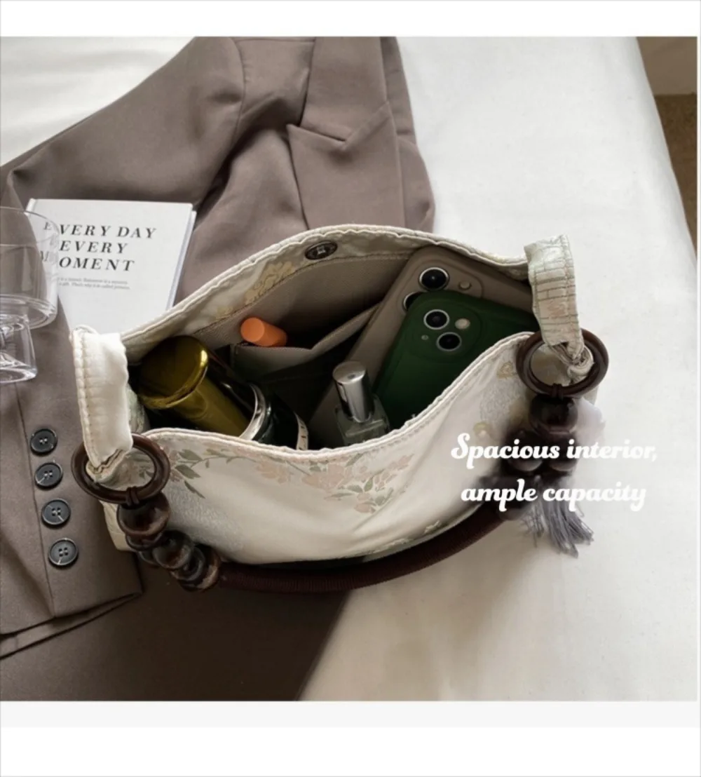 � Mittlere Kapazität ​ Damen-Schultertasche mit Stickerei ​ ​ Ethnische Muster-Stickerei ​ Nähgarn für Handarbeiten ​ ​ Quasten-Anhänger-Tasche ​ – Detail 7