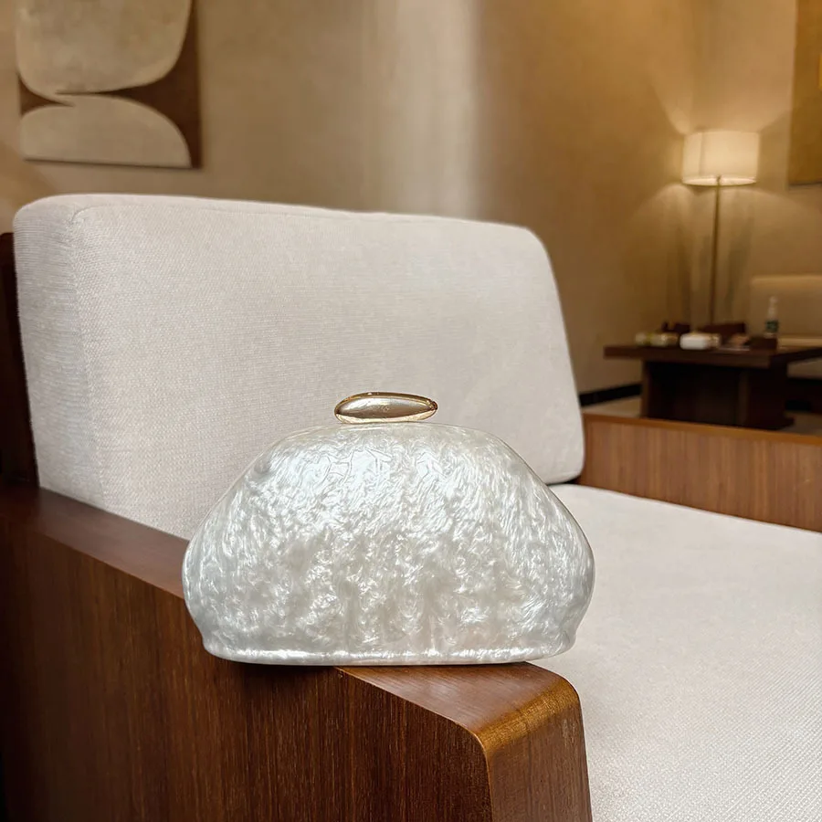 New shoulder messenger bag, special-shaped shell acrylic bag, niche design, light luxury dinner clutch bag