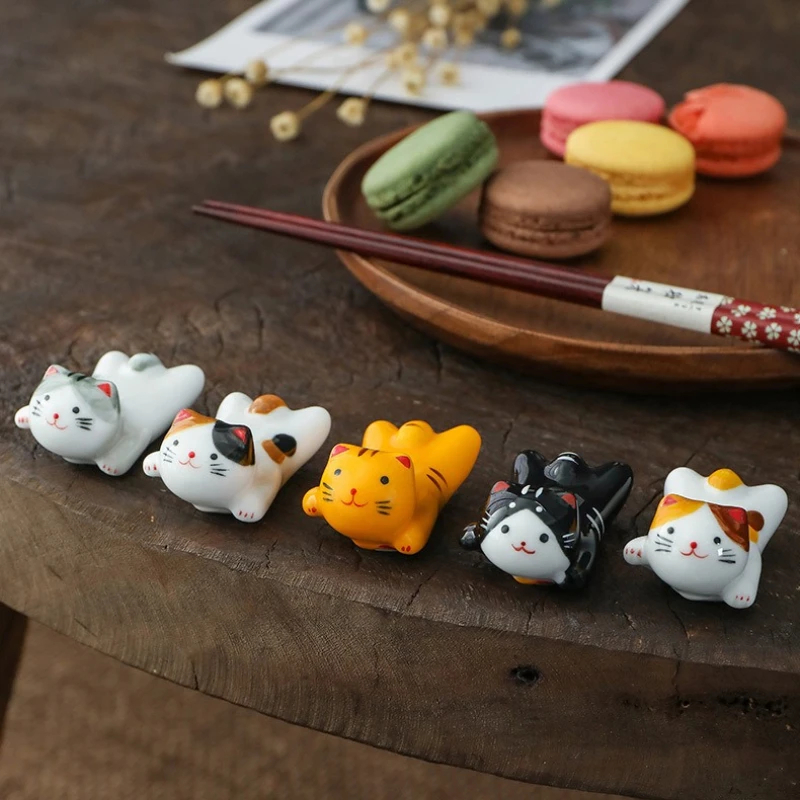 Flying Cat Ceramic Chopstick Rest Japanese Style Cute Lucky Cat Holder for Spoon Fork Tableware Home Decor Kitchen Gift