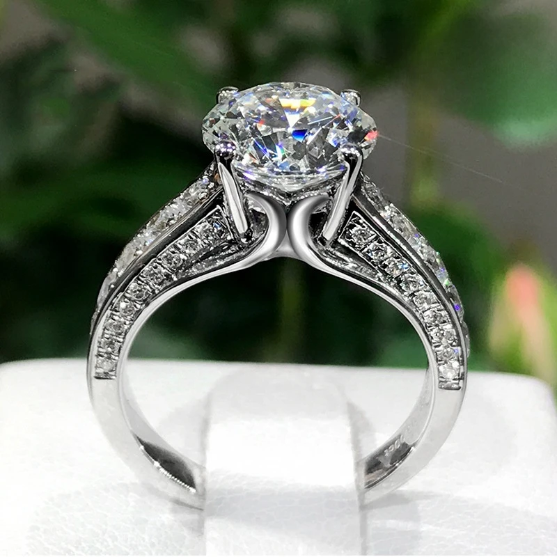 New four-claw pigeon egg diamond ring - Lifelong Love 2-carat super bright diamond ring - Jewelry