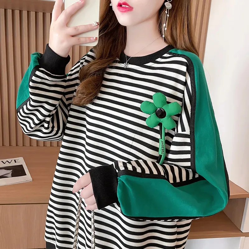 

2023 Casual Sweaters Women Autumn New Flower Stripe Long Sleeve Sense Of Design Fashion Loose Round Collar Blouse Women