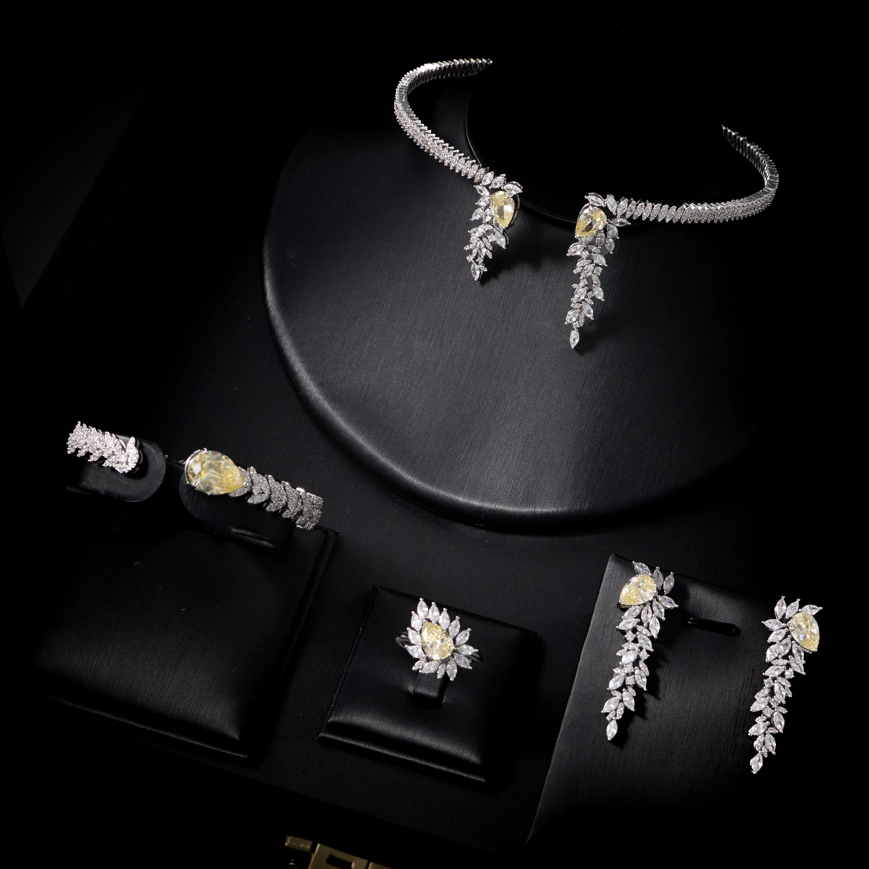 IN JEWELIFE 00051  Bridal Cuff Necklace Sets for Women Cubic Zirconia Choker Jewellery Set Dubai Saudi Party Engagement Accessor
