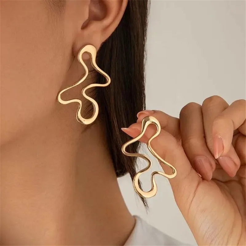 

Kshmir Earrings Metal geometric irregular lines Fashion simple and exquisite women adult jewelry accessories