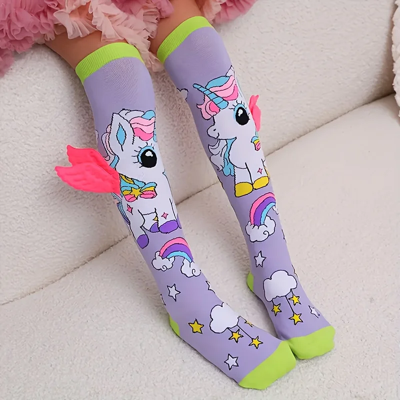 A pair of unicorn knee socks with pink wings for children's cartoons, suitable for children's daily wear and party activities.