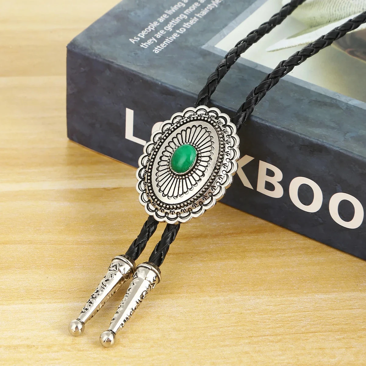 

Sue Che Men's Retro Embossing Bolo Tie Turquoise Fashion Accessory