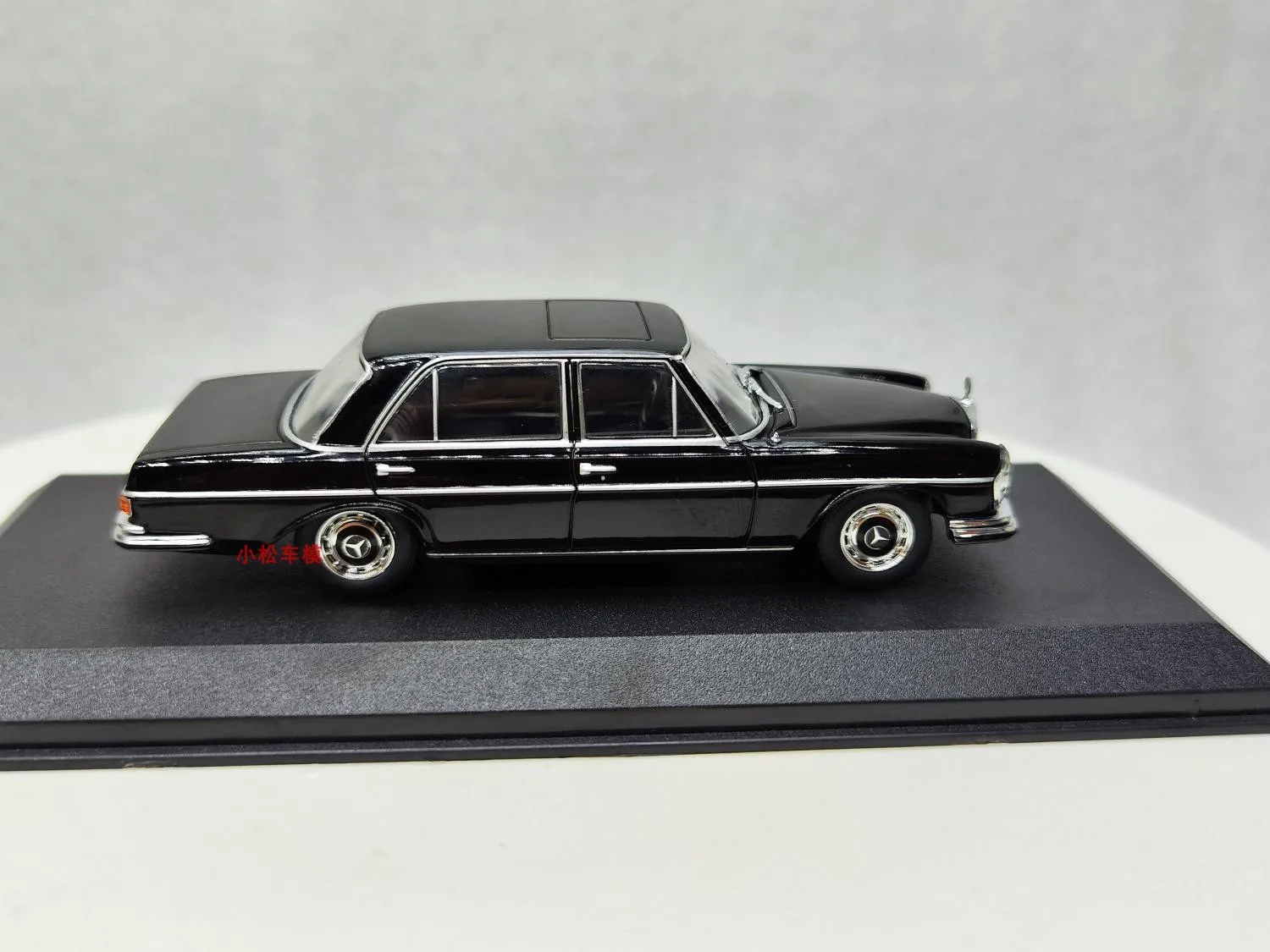 1:43 Rocky IV (1985) - 1972 Mercedes Benz 280 SEL 4.5 Collection of car models