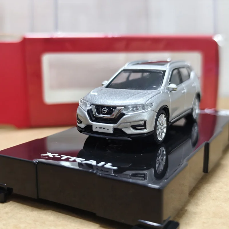 

1:64 X-TRAIL SUV Alloy Car Model Diecasts Metal Off-road Vehicles Car Model Miniature Scale Simulation Collection Kids Toys Gift