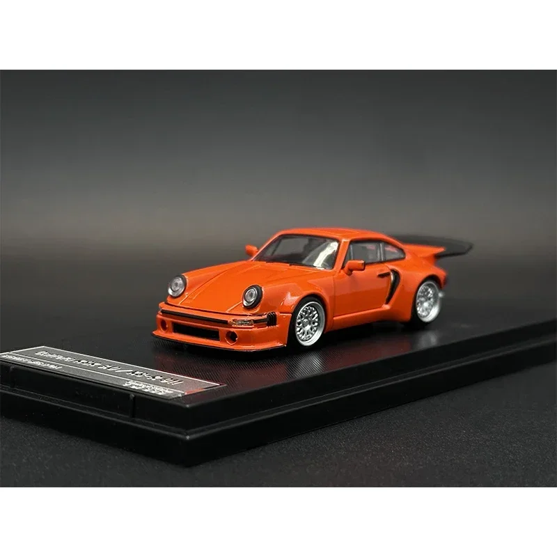 

Street Weapon1:64 Orange Carrera RSR KS-R Diecast Diorama Car Model Collection