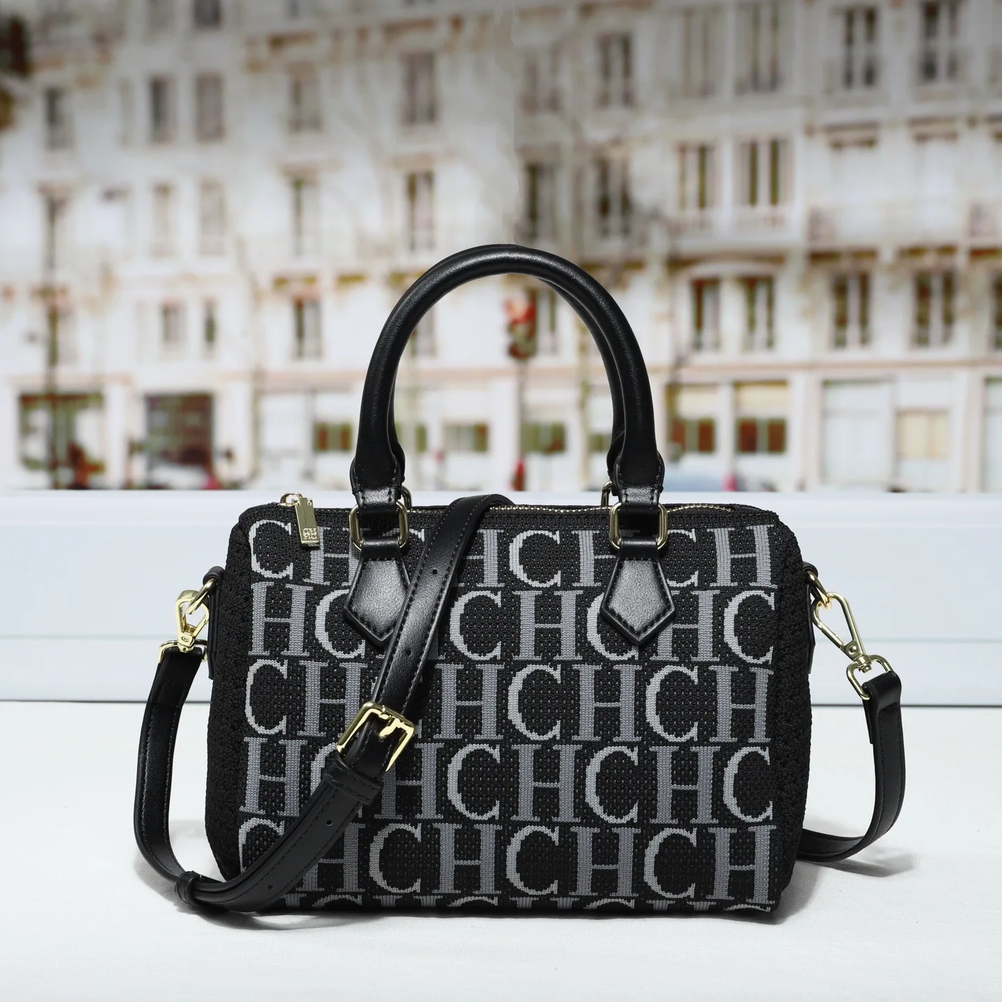 Nuevo Bolso de Mano 2026 de Al - Luxury Bags News reseña y precio